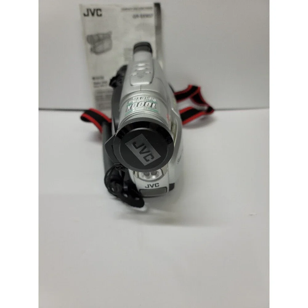 JVC GR-SXM37U Compact S-VHS Camcorder w/25x Optical. Missing Charger